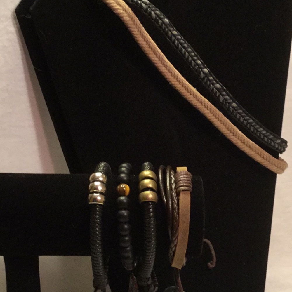 6 Urban Pieces: Bracelets & Necklaces.